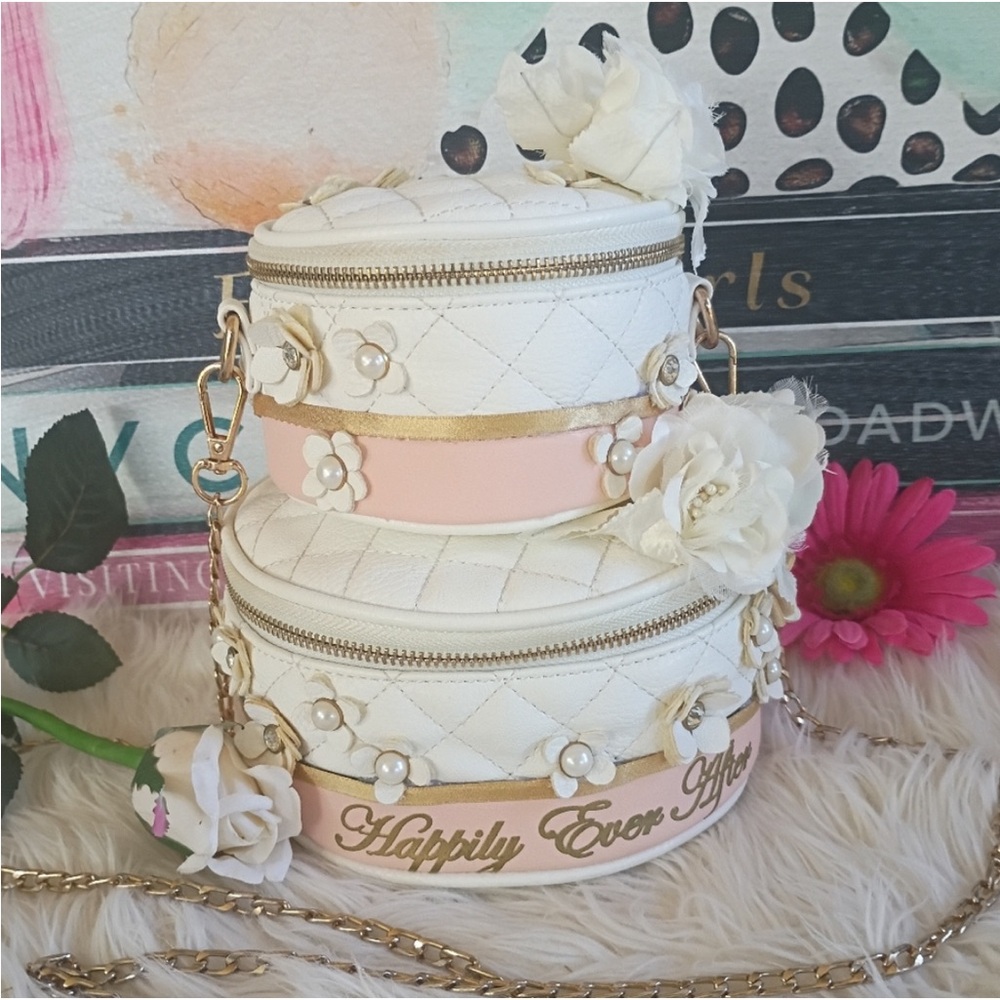 Aldo White and Pink Quilted Crossbody  Wedding Cake Bag RARE